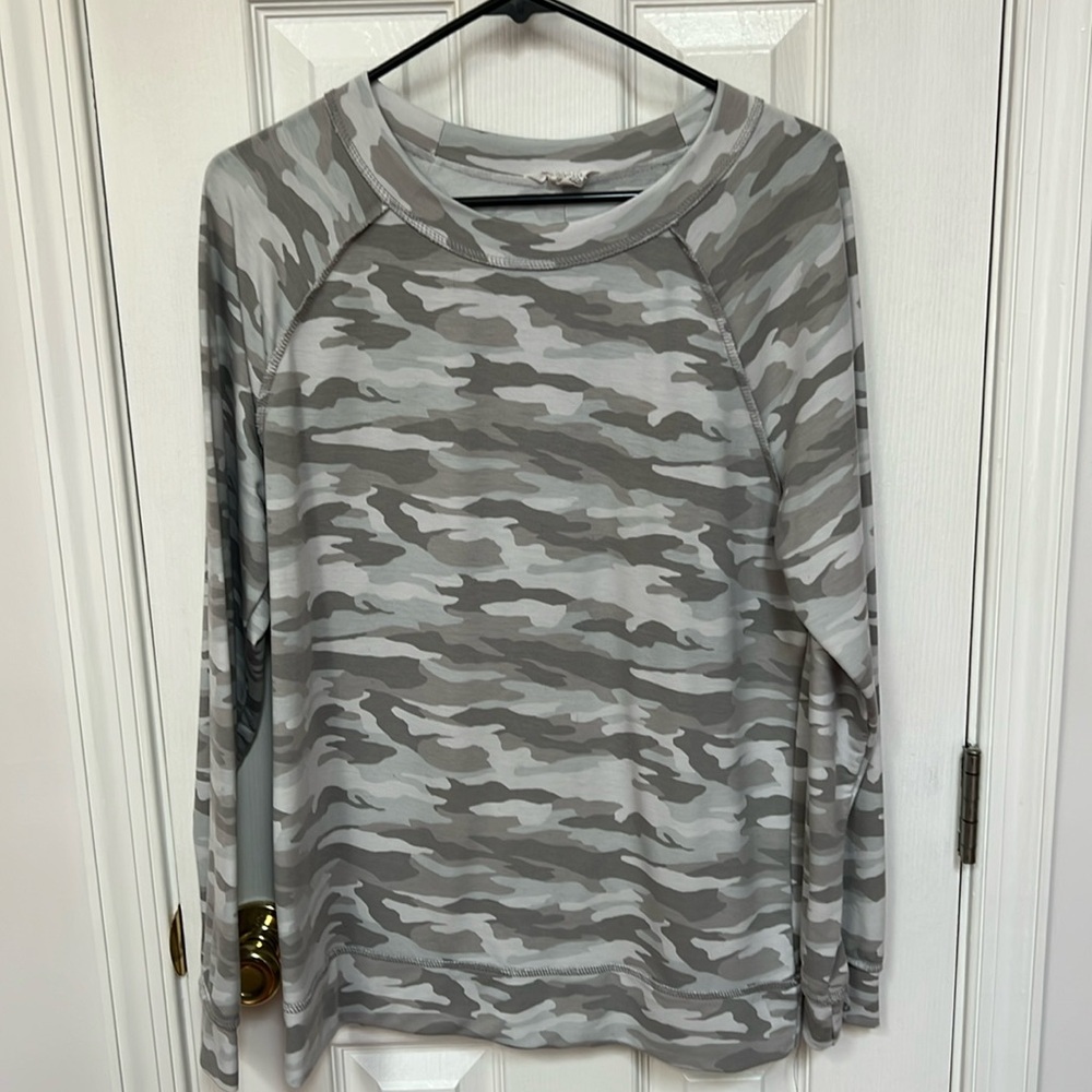 Caslon long sleeve camo shirt! Gently worn.